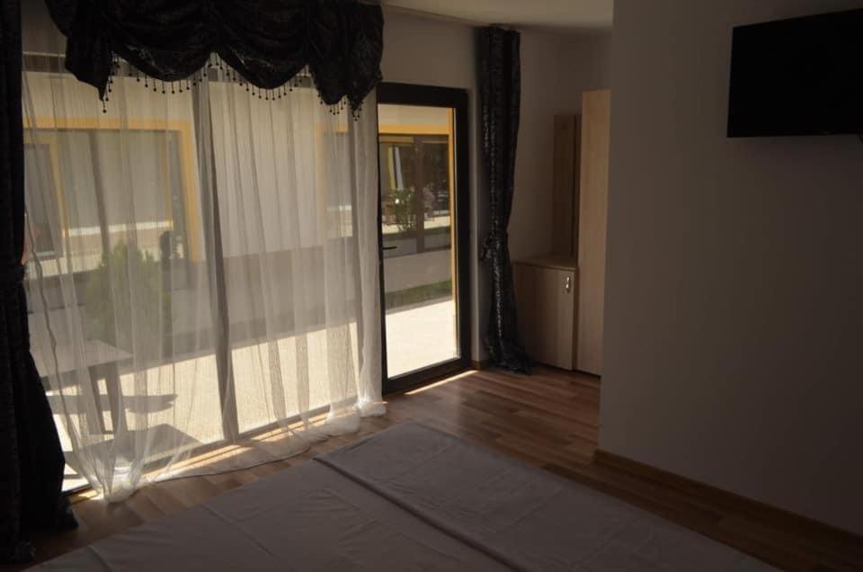 Pensiunea Savas Costineşti Exterior foto