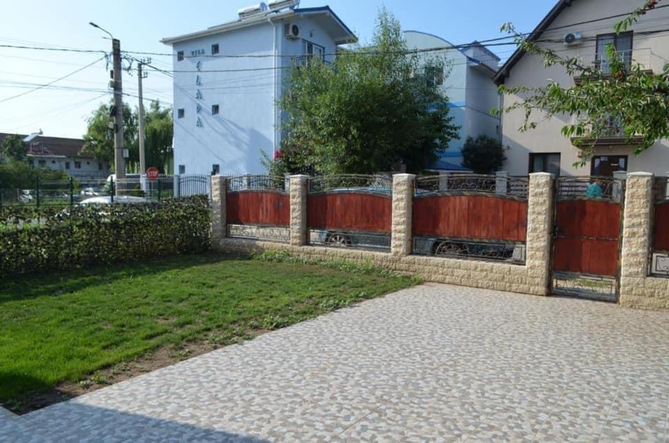 Pensiunea Savas Costineşti Exterior foto