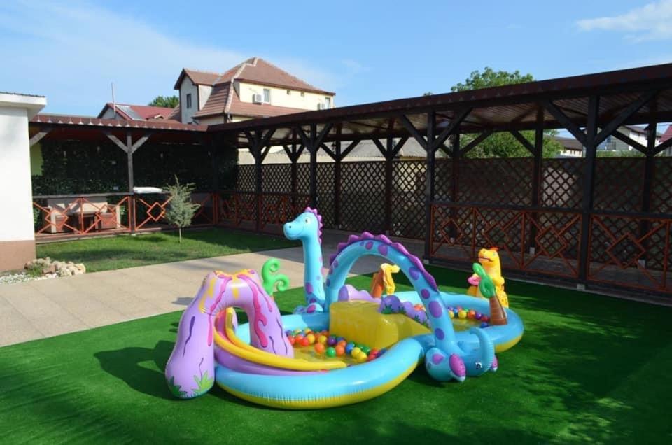 Pensiunea Savas Costineşti Exterior foto