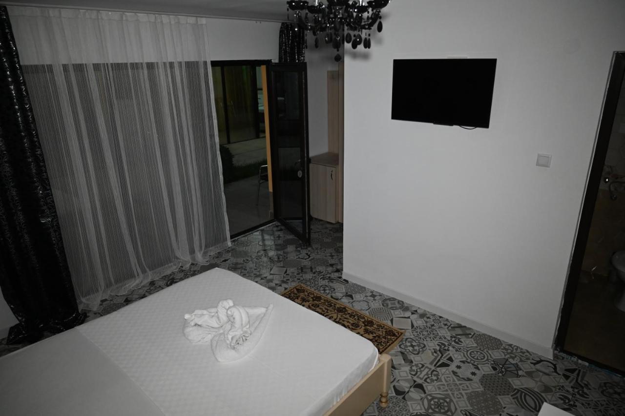 Pensiunea Savas Costineşti Exterior foto